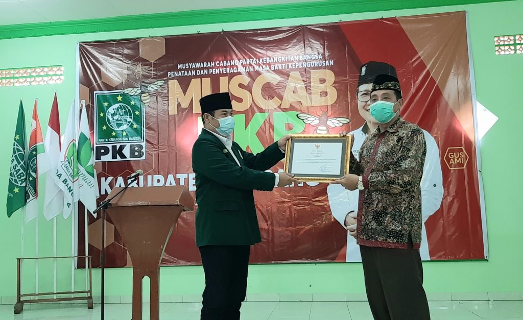 Terbaik Penyampaian LPJ BANKEU Parpol, DPC PKB Rembang Diganjar Penghargaan
