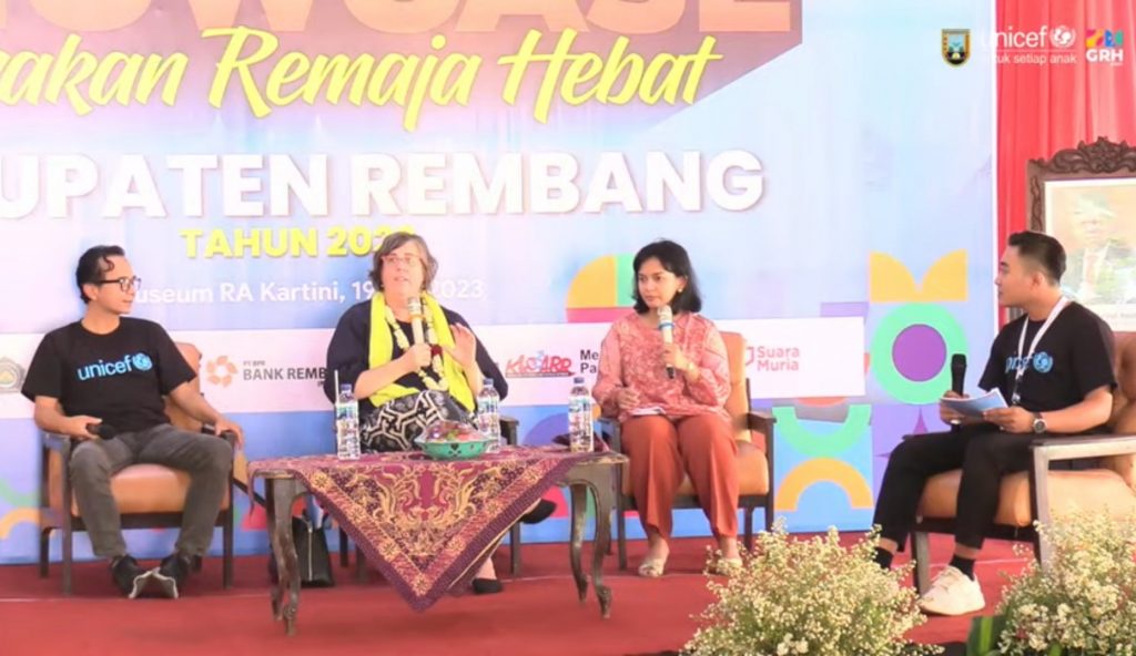Talkshow bersama Chief of Education UNICEF Katherryn Bennet dan Kepala Bappeda Rembang Afan Martadi 