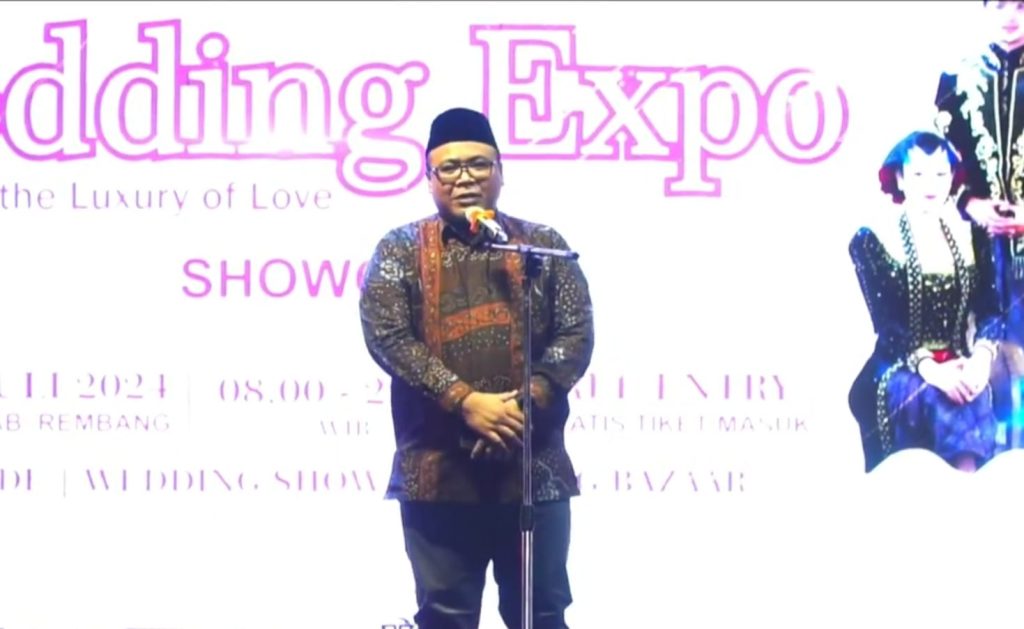 Wakil Bupati Rembang Moch Hanies Cholil Barro" menyampaikan sambutan di Wedding Expo