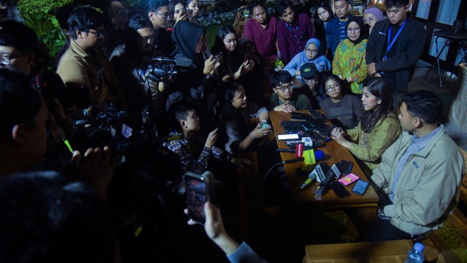 Menteri Komunikasi dan Digital Meutya Hafid memastikan bahwa PP TUNAS ditargetkan mulai efektif pada Maret mendatang. Regulasi turunan berupa Peraturan Menteri saat ini berada dalam tahap finalisasi internal di Kementerian Komunikasi dan Digital setelah melalui proses harmonisasi di Kementerian Hukum. Foto: Humas Kemkomdigi